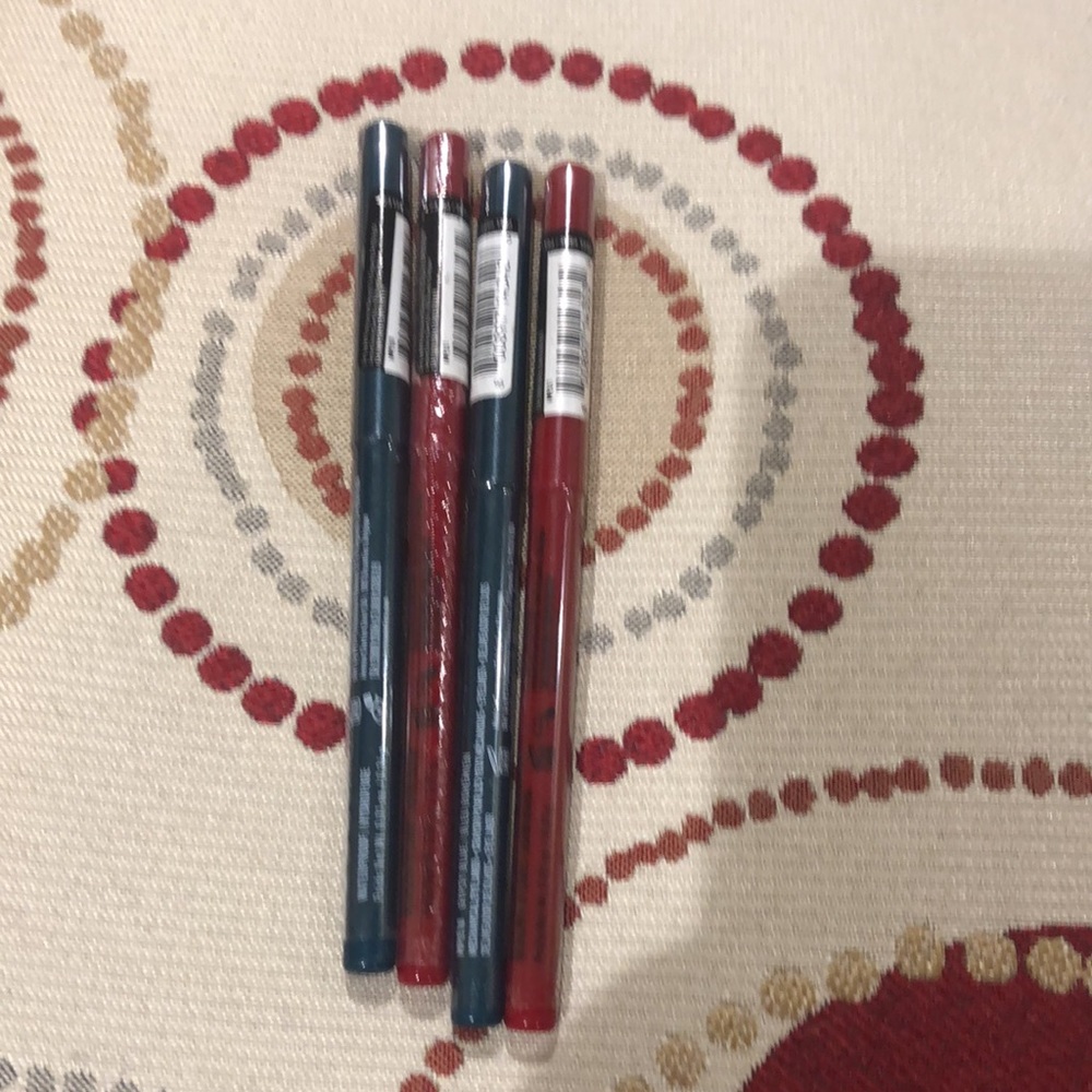 MAKEUP BUNDLE! Two NYX lipliners, and two eyeliners